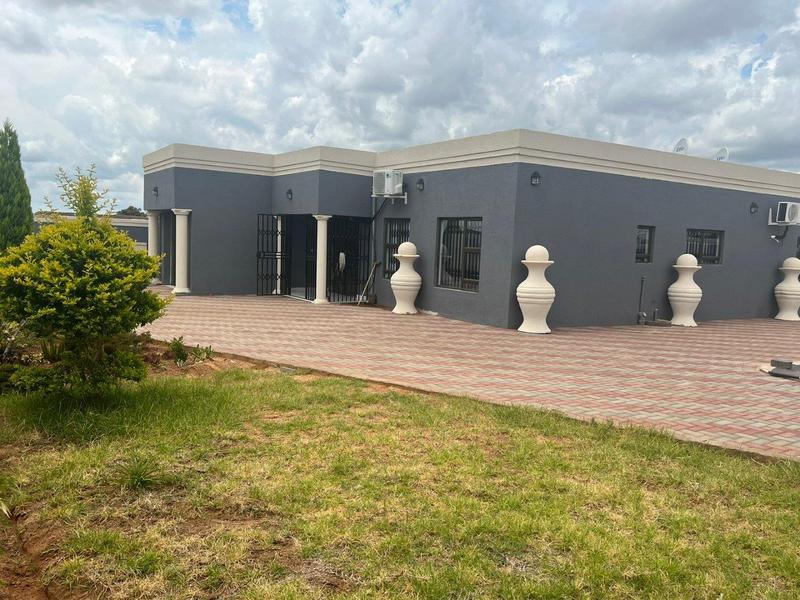 5 Bedroom Property for Sale in Kgabalatsane North West